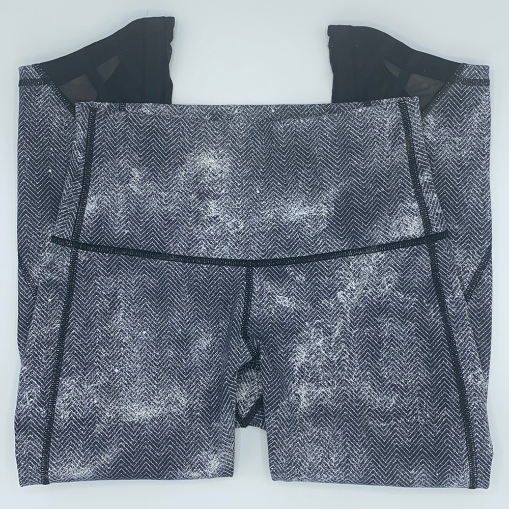 Lululemon Essential Rhythm Crop Legging Diffusion - Picture 5 of 11